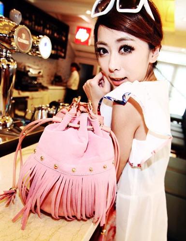 สินค้าหมดค่ะ กระเป๋าสะพาย Maomao รุ่น m36-025 สีชมพูหวาน เป็นกระเป๋าทรงมีเชือกรูดปากกระเป๋า